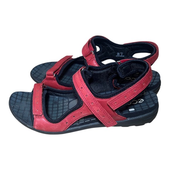 ECCO Cruise Red Leather
Sport Sandals Three Strap Adjustable Womens 8.5(39) - Picture 3 of 8